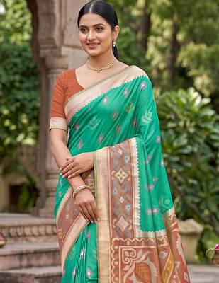 Rama green color soft silk fabric woven designer partywear saree 3