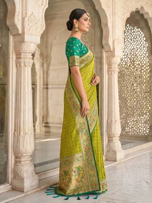 Green color banarasi silk fabric graceful ethnic woven saree 3
