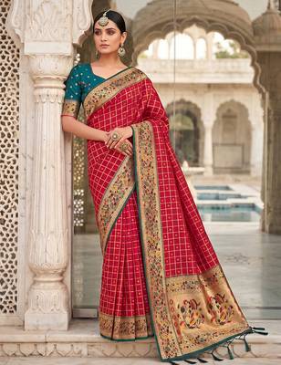 Pink color banarasi silk fabric graceful ethnic woven saree 4