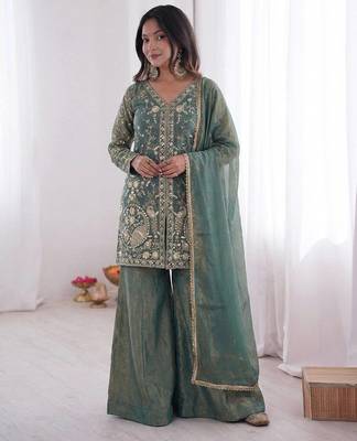 Sea green embroidered fendy kurta set with dupatta 2