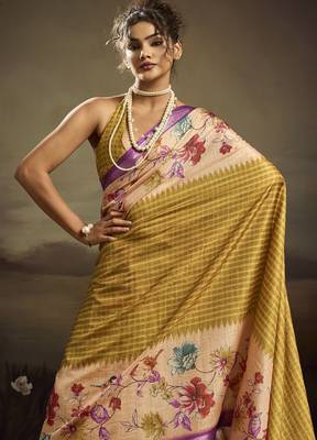 Beige color jacquard silk fabric fabric beautiful floral print saree 3