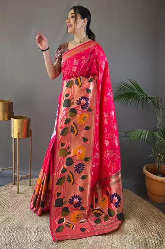 Pink silk blend saree with rich weaved heavy pallu & 3d traditional design with gold and silver zari