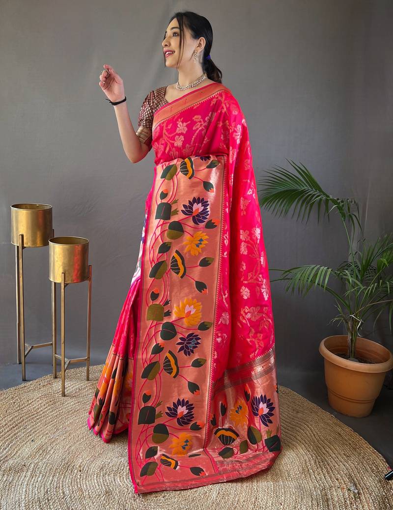 Pink silk blend saree with rich weaved heavy pallu & 3d traditional design with gold and silver zari