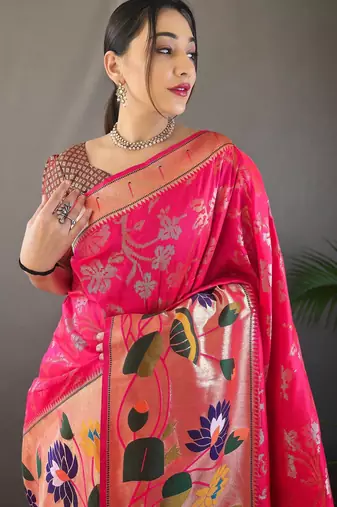 Pink silk blend saree with rich weaved heavy pallu & 3d traditional design with gold and silver zari