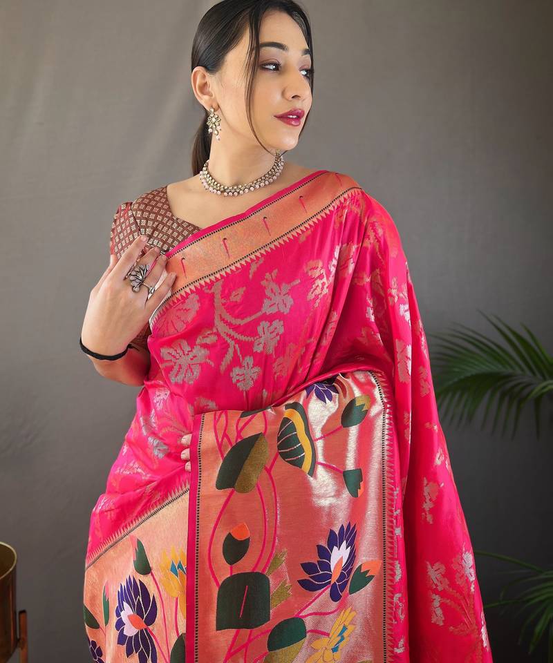 Pink silk blend saree with rich weaved heavy pallu & 3d traditional design with gold and silver zari