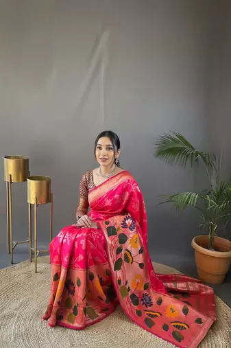 Pink silk blend saree with rich weaved heavy pallu & 3d traditional design with gold and silver zari