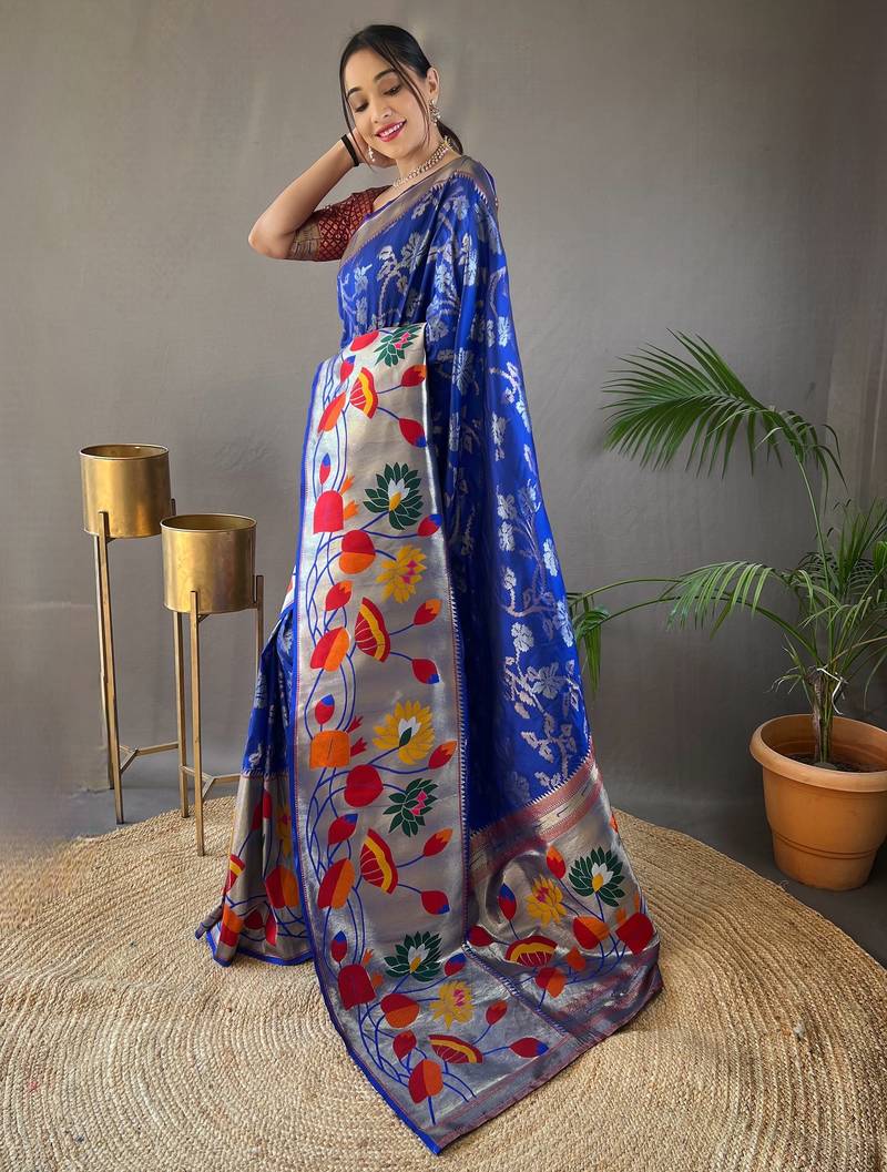 Violet soft silk blend saree with rich weaved heavy pallu & 3d traditional design with gold and silver zari