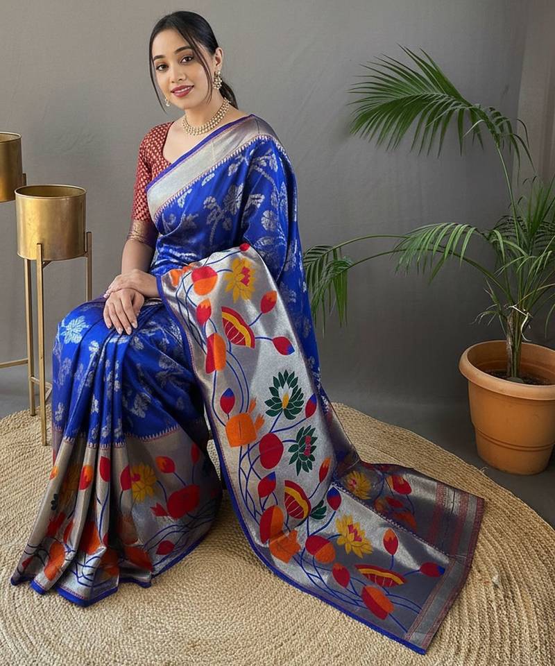 Violet soft silk blend saree with rich weaved heavy pallu & 3d traditional design with gold and silver zari