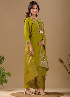Lime green embroidered mul chanderi kurta pant set with banarasi jacquard dupatta 3