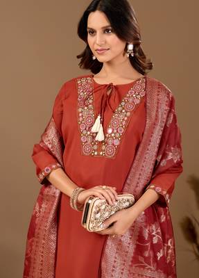 Rust embroidered mul chanderi kurta pant set with banarasi jacquard dupatta 4