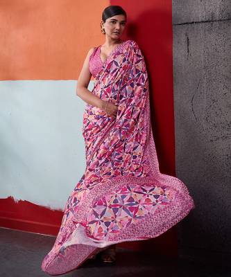Pink color smart cotton crepe fabric beautiful designer printed saree 4