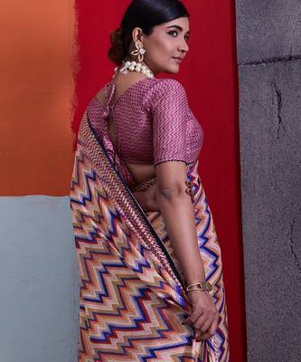 Peach color smart cotton crepe fabric beautiful designer printed saree 5