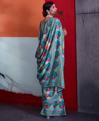 Green color smart cotton crepe fabric beautiful designer printed saree 2