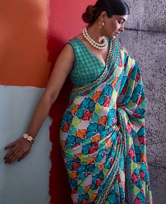 Green color smart cotton crepe fabric beautiful designer printed saree 3