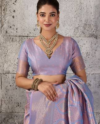 Lavender color rich sophisticated kanjivaram blend silk saree 5