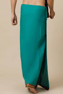 green cotton mens dhoti with mayilkhan border 3