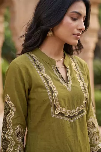 Women's floral yoke design thread work straight kurta with trousers