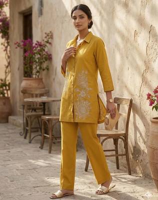 Riwomen's yellow ethnic motif embroidered tunic with straight fit trousers 2