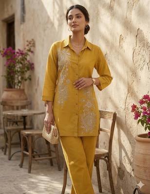 Riwomen's yellow ethnic motif embroidered tunic with straight fit trousers 5