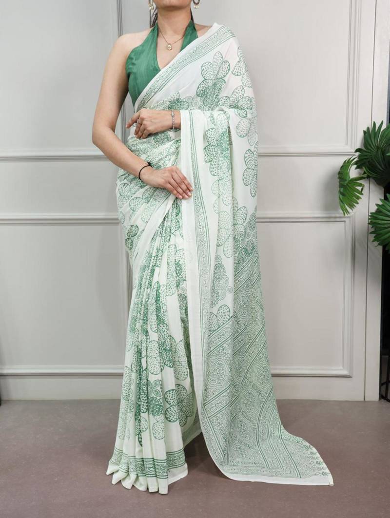 White fabric of saree printed saree with floral print