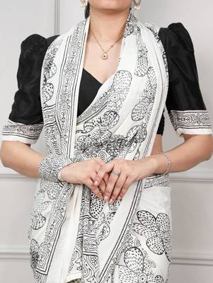 White fabric of saree printed saree with floral print 3