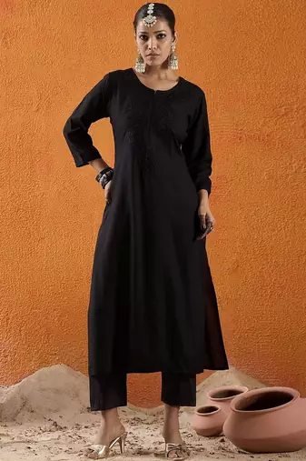 Black floral embroidered thread work straight kurta