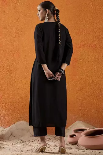 Black floral embroidered thread work straight kurta