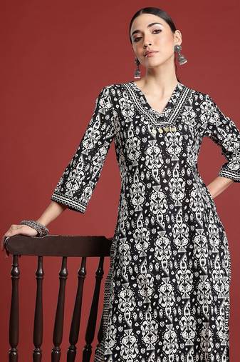 Black ethnic motifs printed pure cotton kurta with trousers