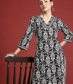 Black ethnic motifs printed pure cotton kurta with trousers