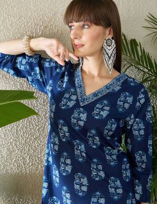 Blue women floral printed sequinned indigo kurta 2
