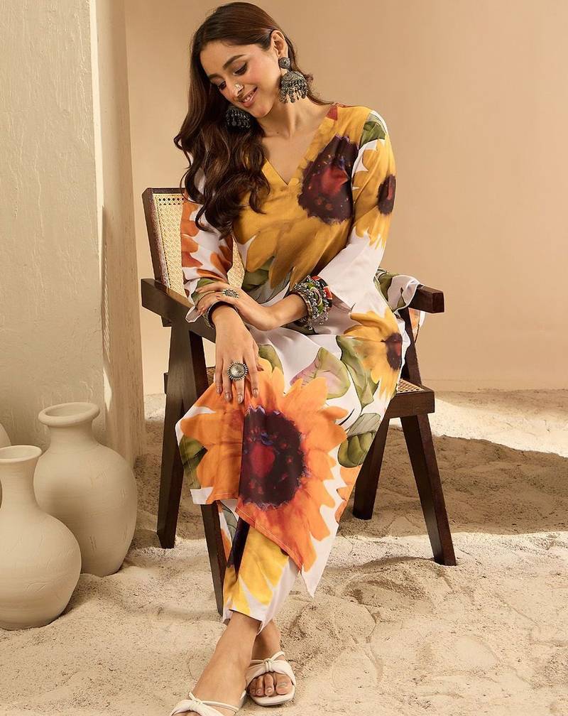 Off white women floral printed regular kurta with trousers