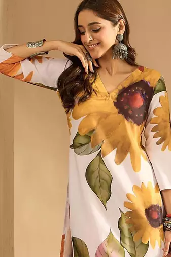 Off white women floral printed regular kurta with trousers