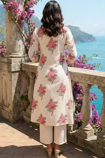 Off white women floral printed floral kurta