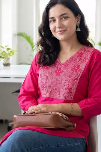 Pink women ethnic motifs embroidered thread work kurta