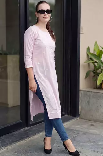 Pink women paisley embroidered thread work floral kurta