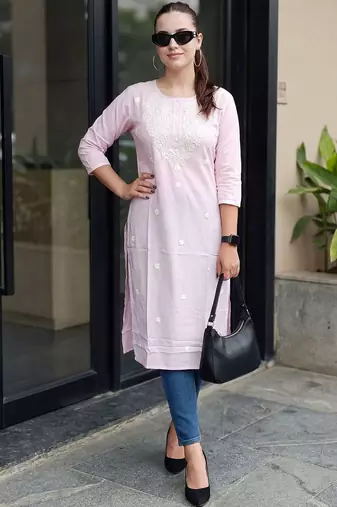 Pink women paisley embroidered thread work floral kurta