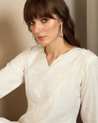 White ethnic motifs embroidered straight kurtas 2