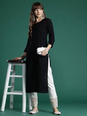 Black floral embroidered thread work kurta 1
