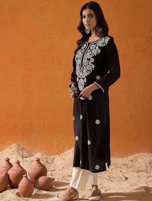 Black ethnic motifs embroidered straight kurta 4