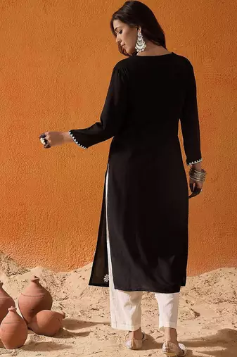 Black ethnic motifs embroidered straight kurta