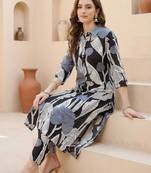 Black women floral printed regular pure cotton kurta with trousers
