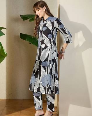 Black women floral printed cotton kurta with trousers 4