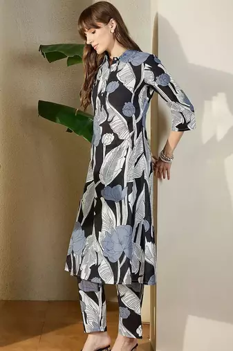Black women floral printed regular pure cotton kurta with trousers