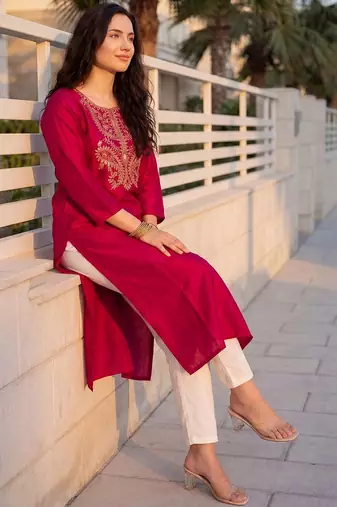 Pink women embroidered thread work kurta