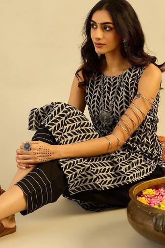 Black women floral printed indie prints kurta