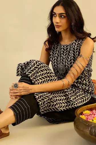 Black women floral printed indie prints kurta