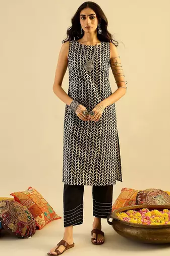 Black women floral printed indie prints kurta