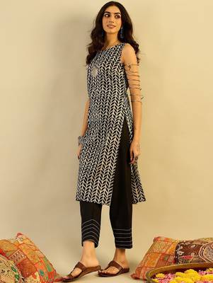 Black women floral printed indie prints kurta 5