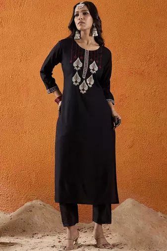 Black ethnic motifs embroidered thread work straight kurta