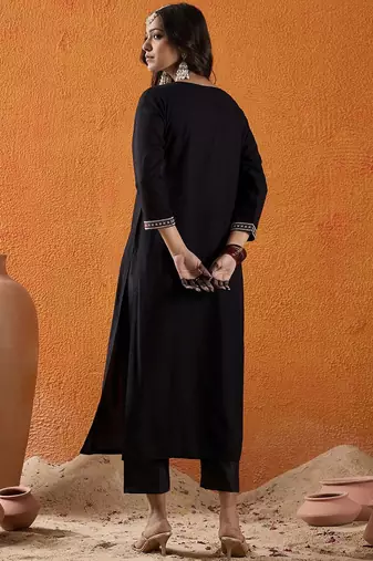 Black ethnic motifs embroidered thread work straight kurta